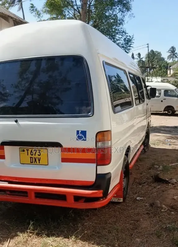 Toyota HiAce 2001