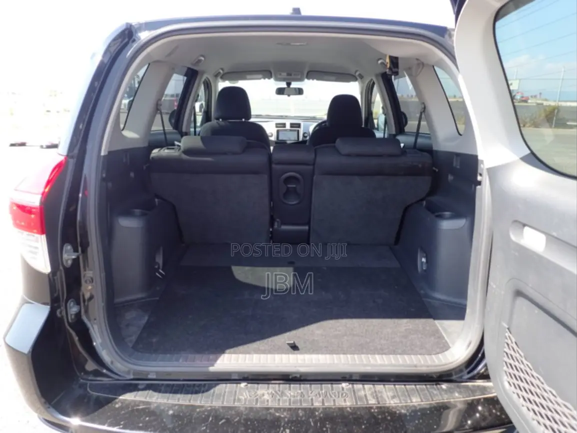 Toyota Vanguard 2011 Black