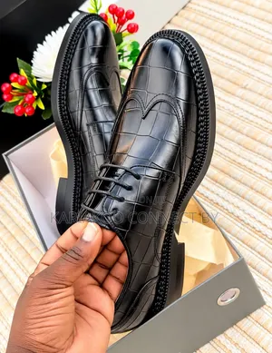 Men's Executive Wingtip Crocodile Pattern Leather Shoes