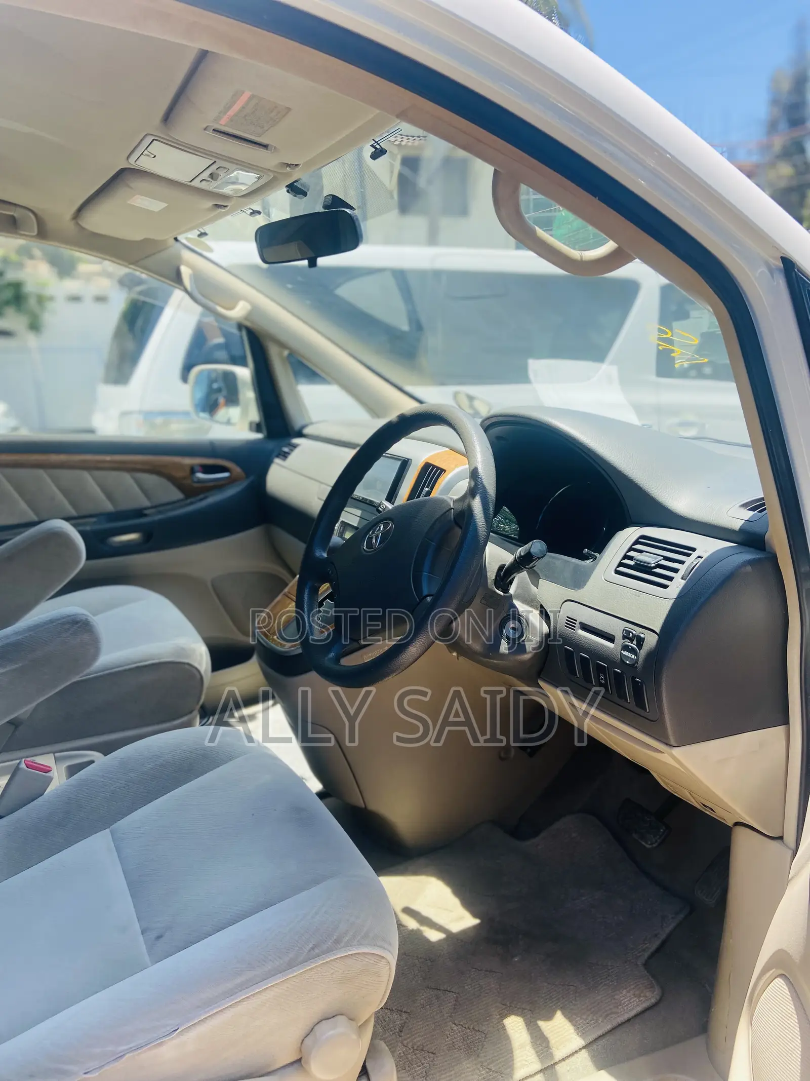 Toyota Alphard 2.4 Hybrid AWD 2005 White