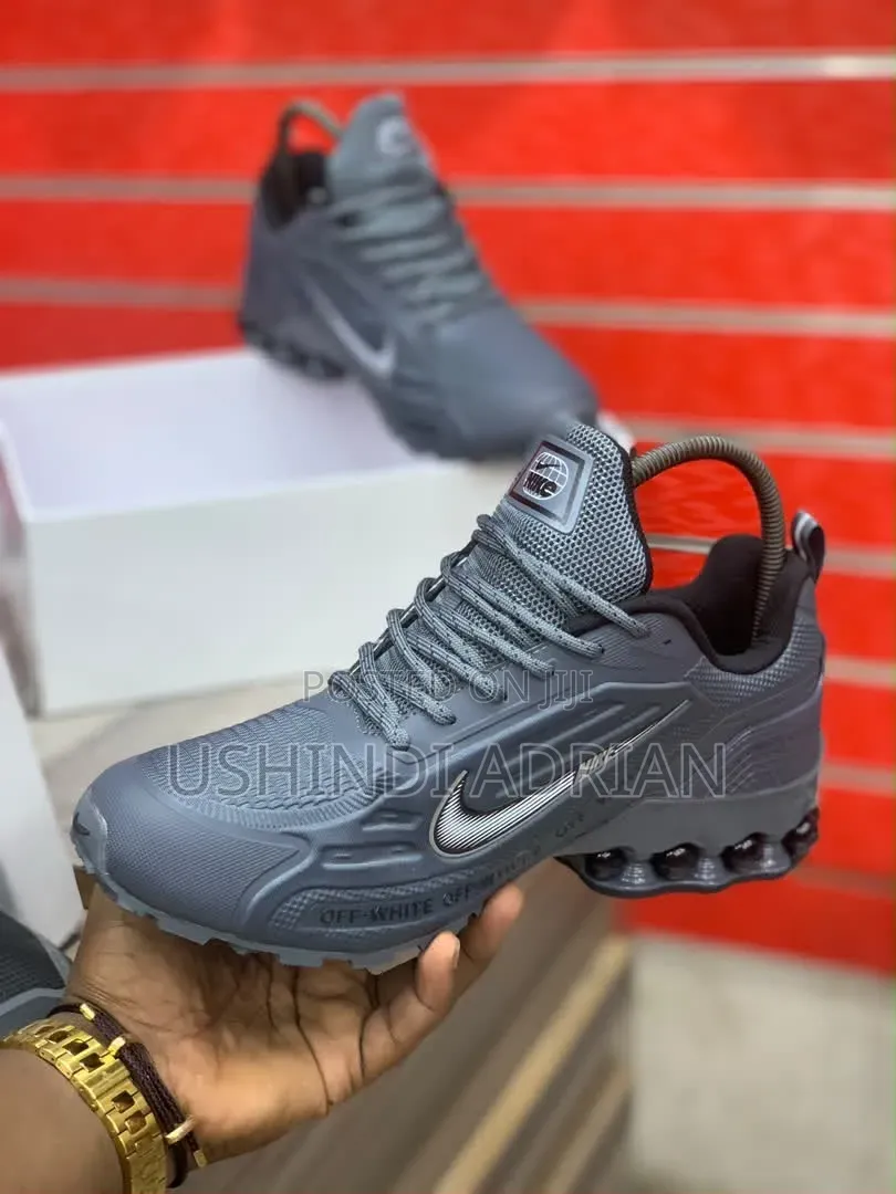 nike Stravion Men’s Shoes—usikose!