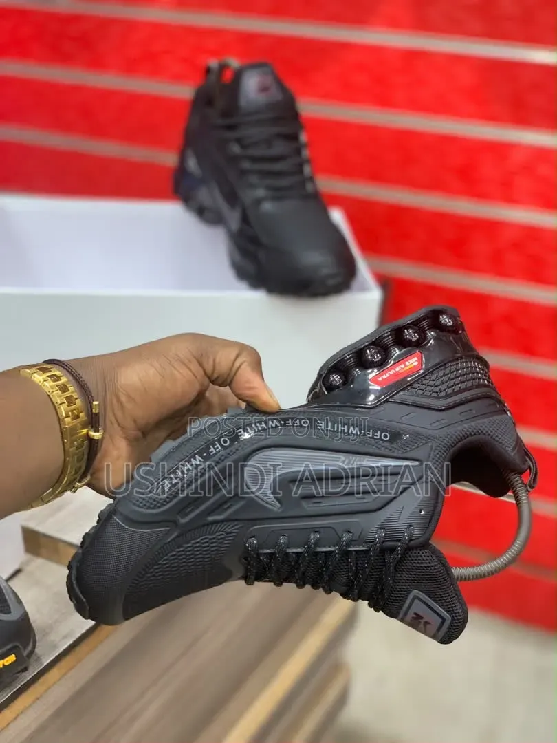 nike Stravion Men’s Shoes—usikose!