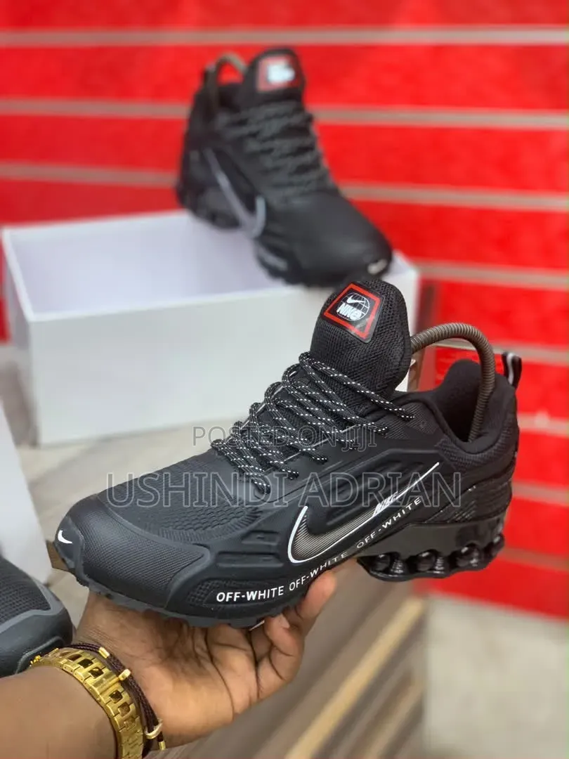 nike Stravion Men’s Shoes—usikose!