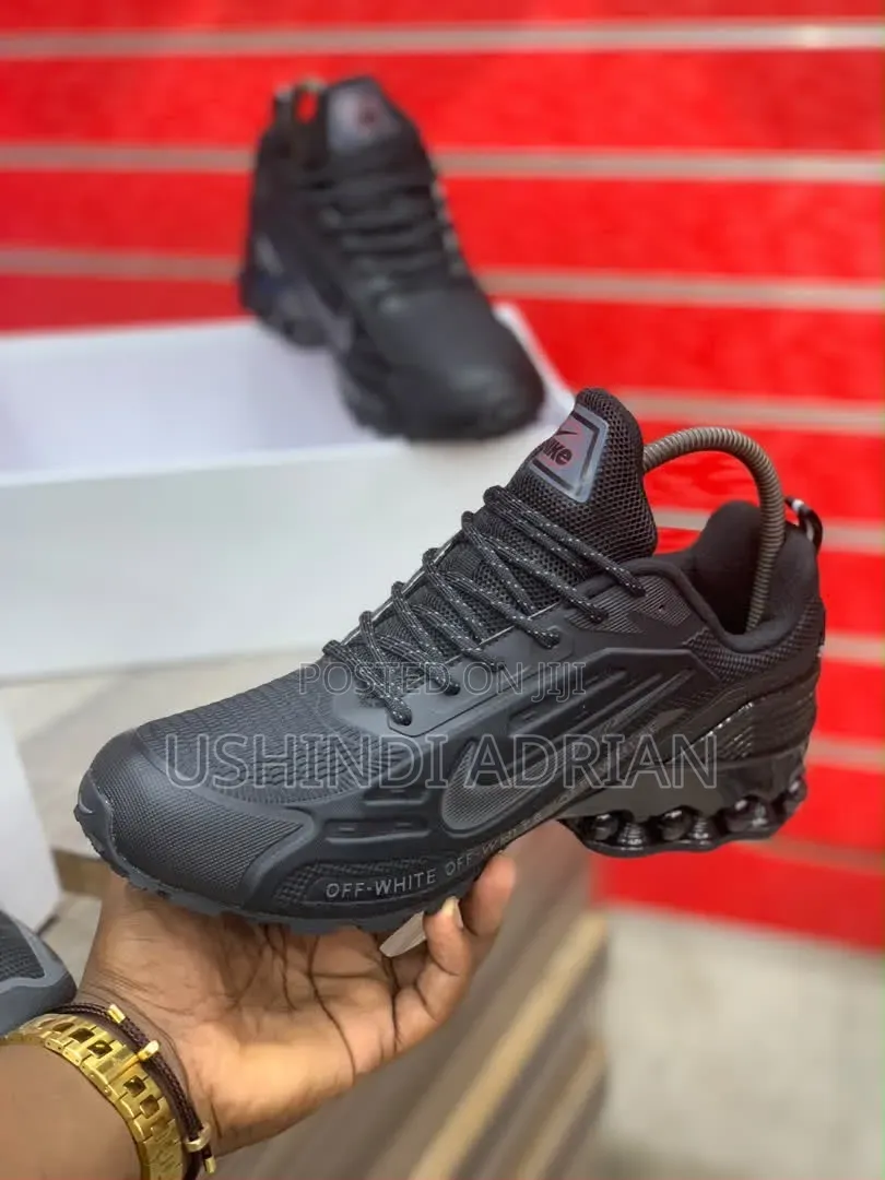 nike Stravion Men’s Shoes—usikose!