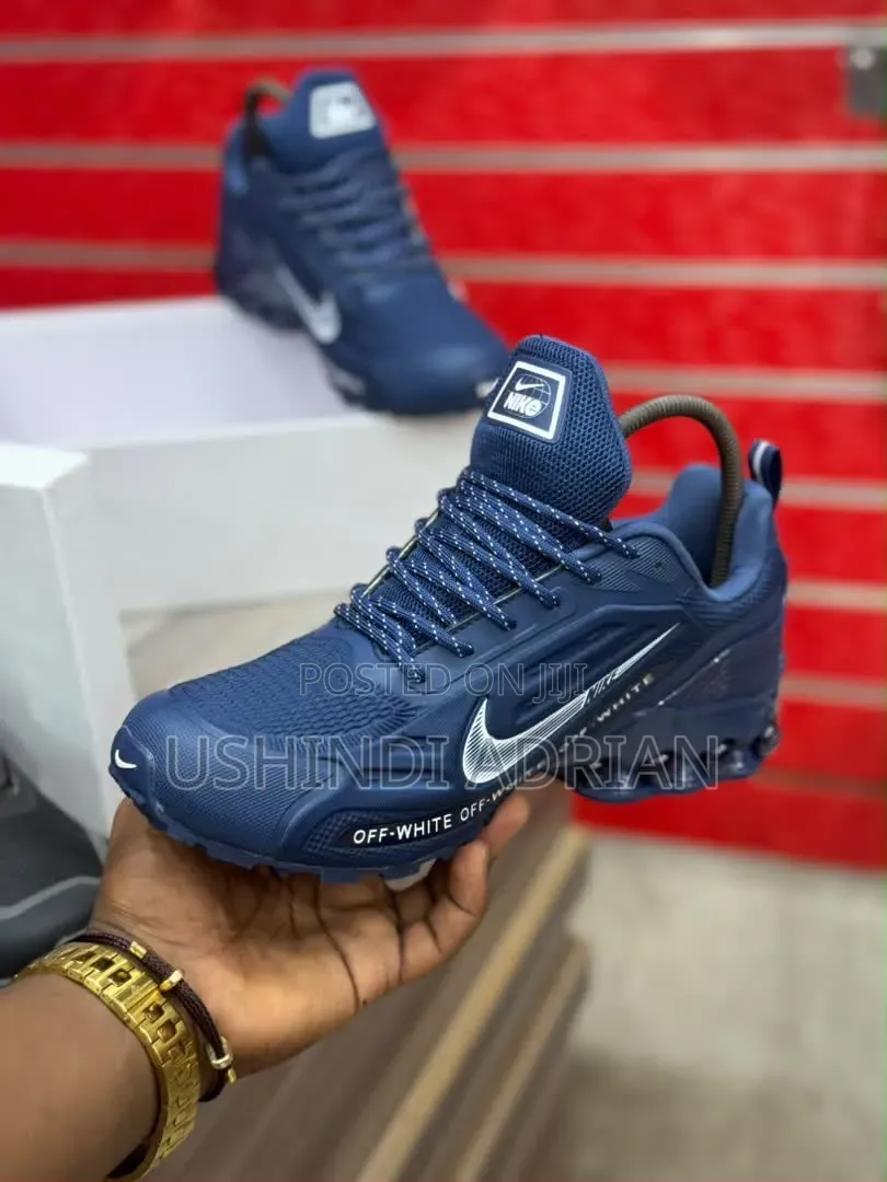 nike Stravion Men’s Shoes—usikose!