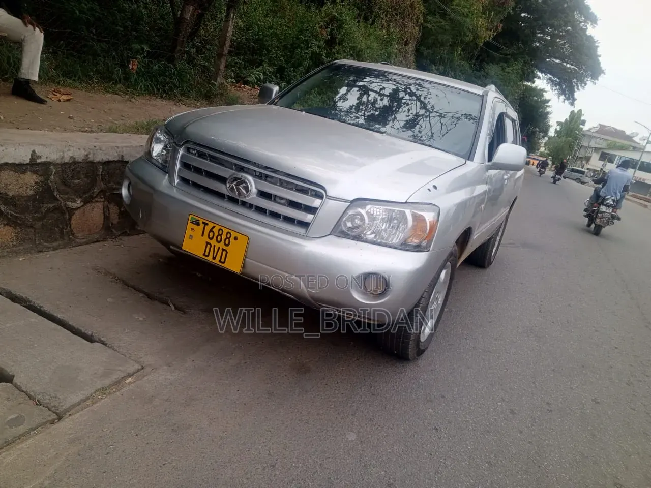 Toyota Kluger 2003 Silver