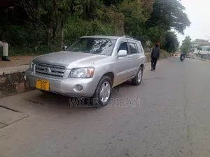 Toyota Kluger 2003 Silver