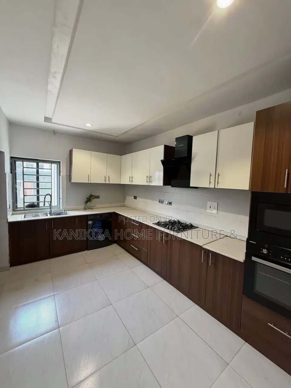 Kitchen Cabinets Kubwa Na Nzuri Sana Ni Modern ,Unique and Simple
