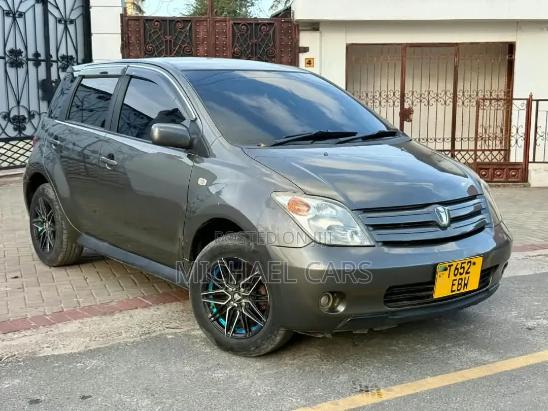 Toyota IST 2004 Gray
