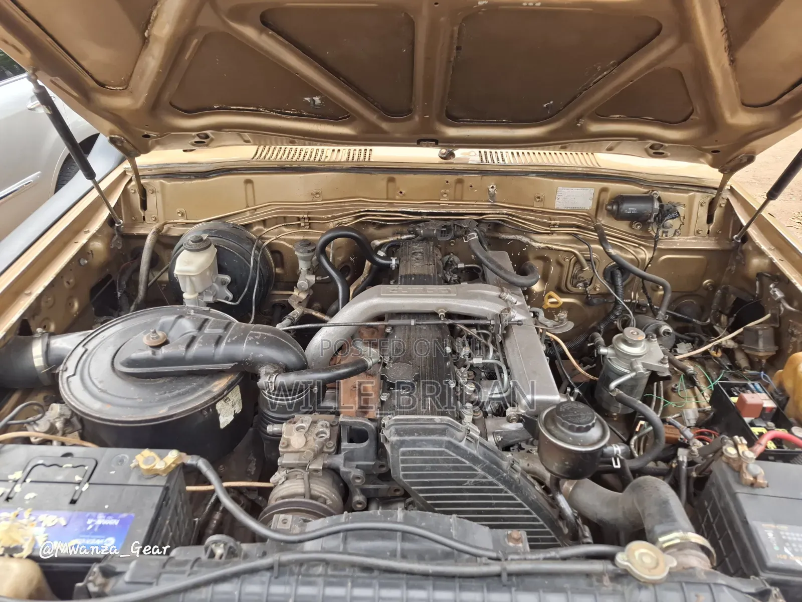 Toyota Land Cruiser 1999 Gold