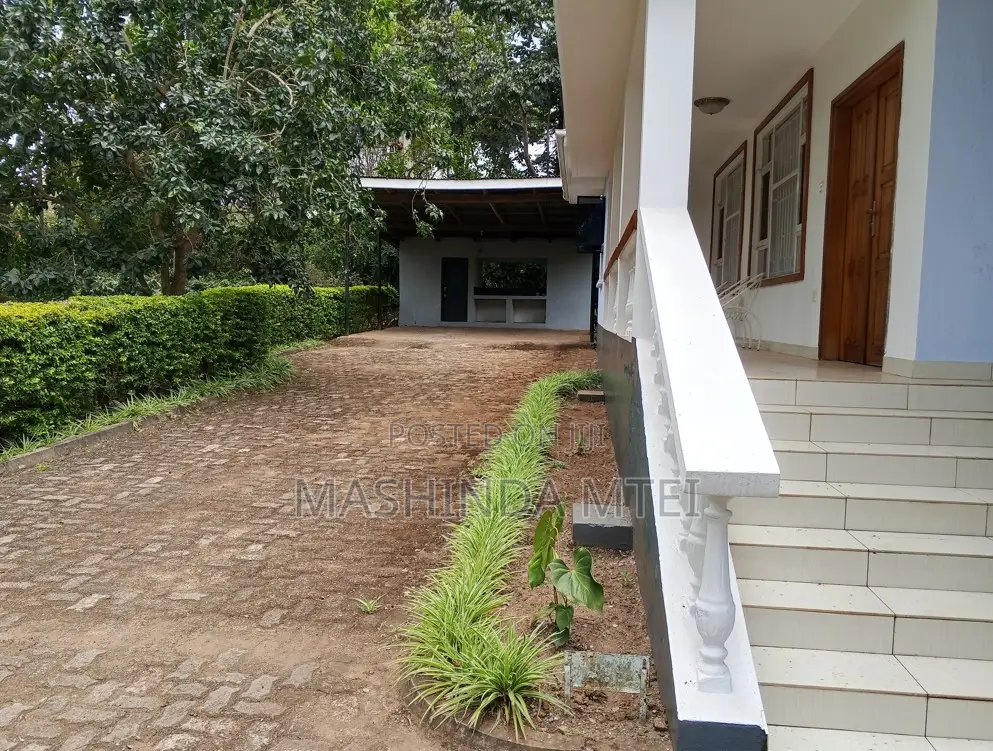 4bdrm House in Ogaden Estate, Tengeru for rent