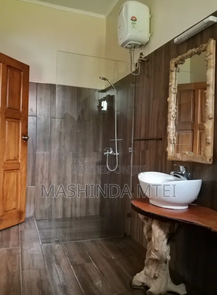 4bdrm House in Ogaden Estate, Tengeru for rent