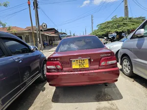 Toyota Carina 2001 Red