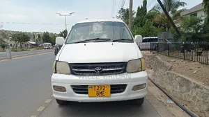 Toyota Noah 2001 White
