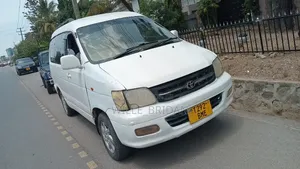 Toyota Noah 2001 White