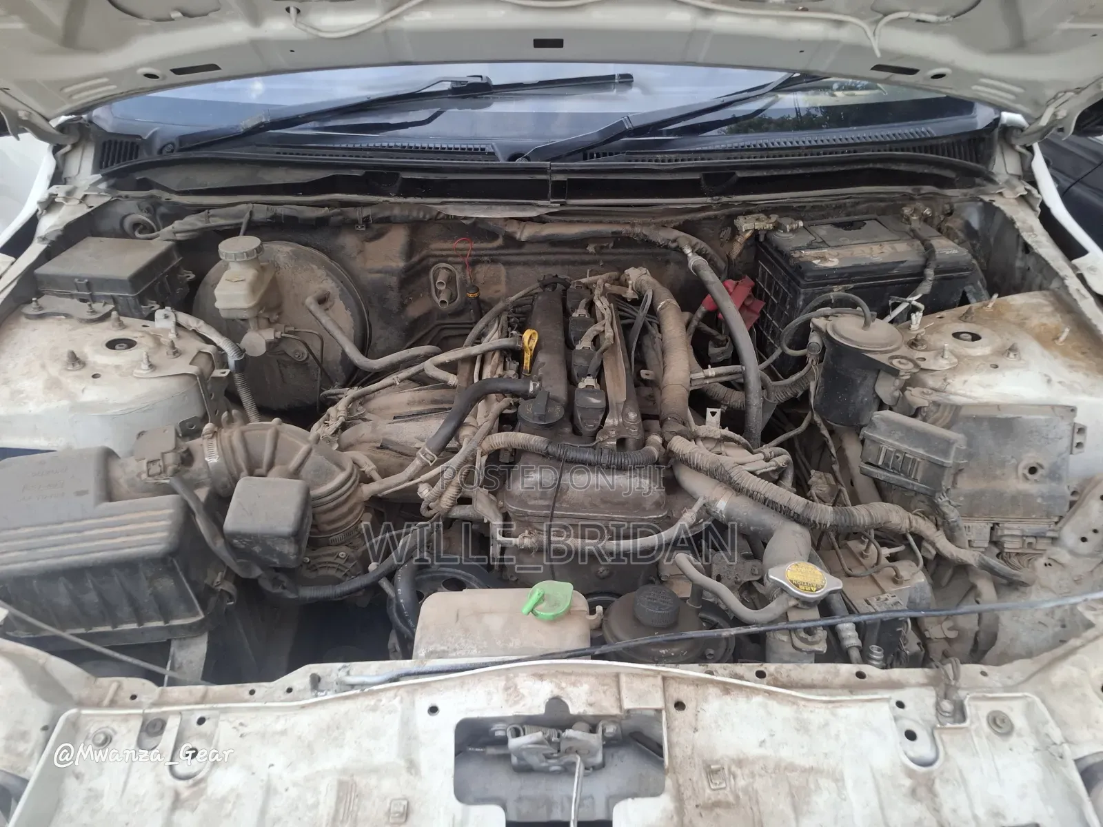Toyota Noah 2001 White