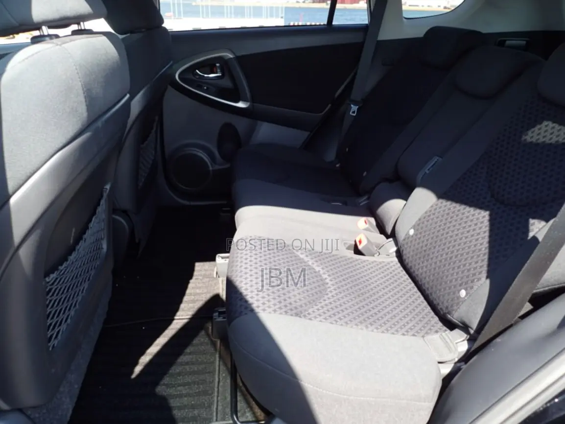Toyota Vanguard 2011 Black