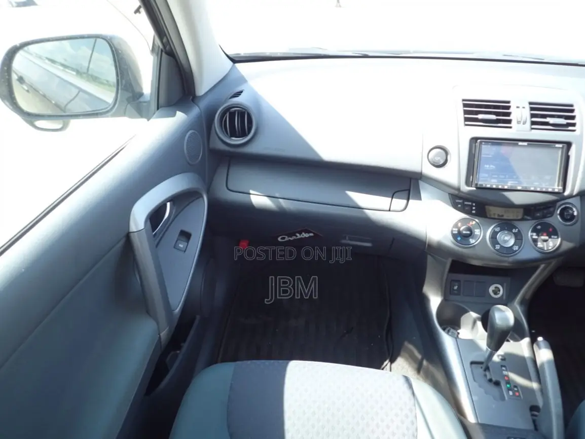 Toyota Vanguard 2011 Black