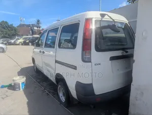 Toyota LiteAce Noah 1998 White