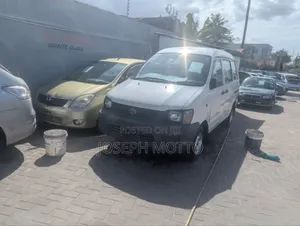 Toyota LiteAce Noah 1998 White