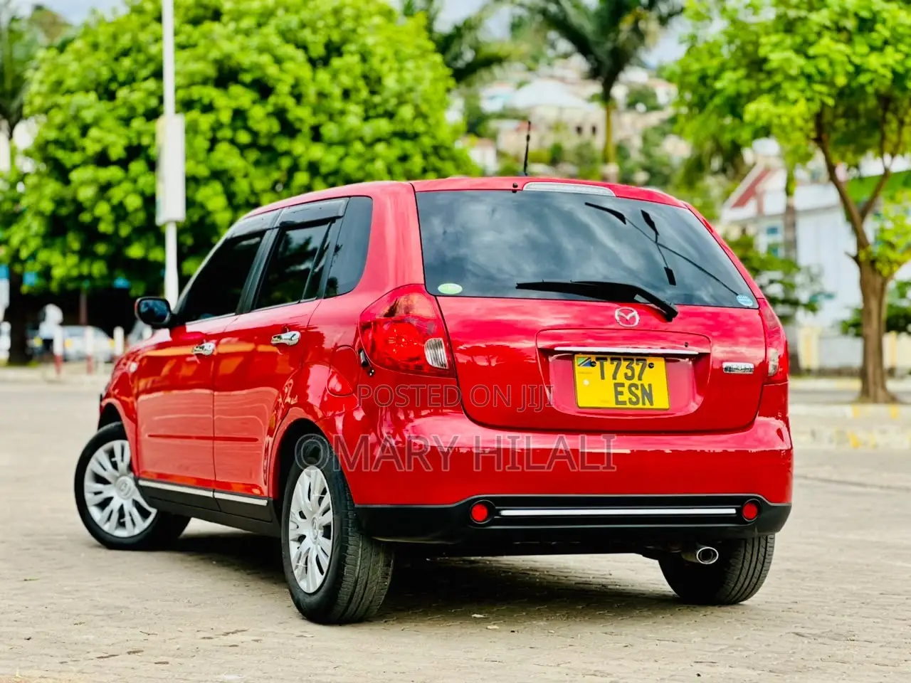 Mazda Verisa 2010 Red