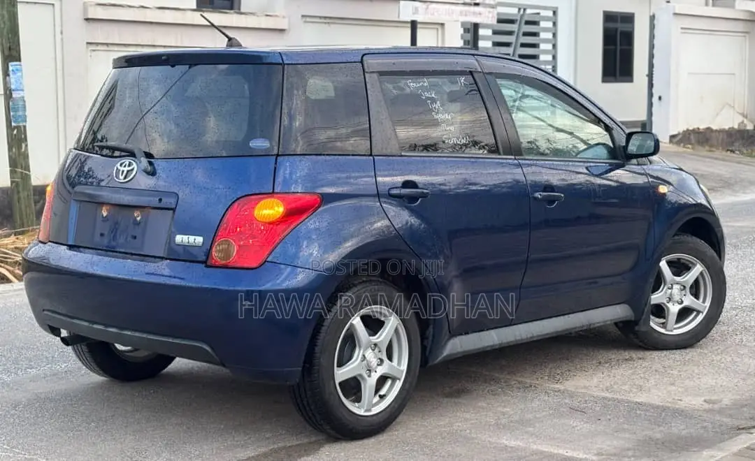 Toyota IST 2004 Blue