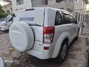 Suzuki Escudo 2006 White
