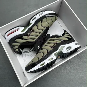 Men's Nike Air Max Plus TN Sneakers