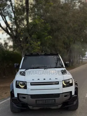 Land Rover Defender X-Dynamic SE 2023 White