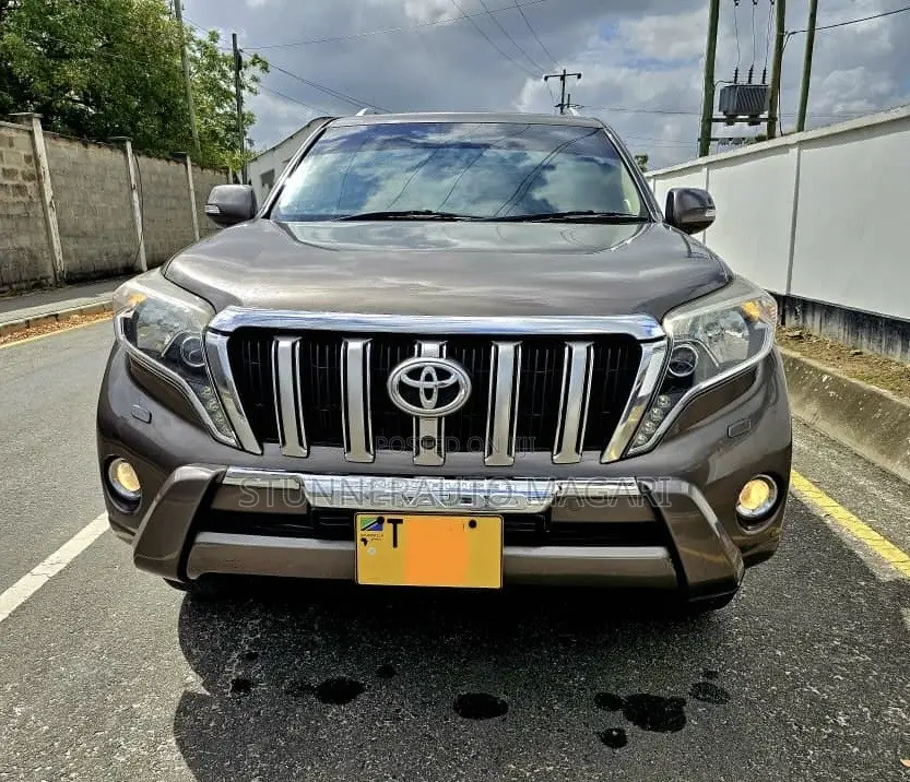 Toyota Land Cruiser Prado 2017 Brown