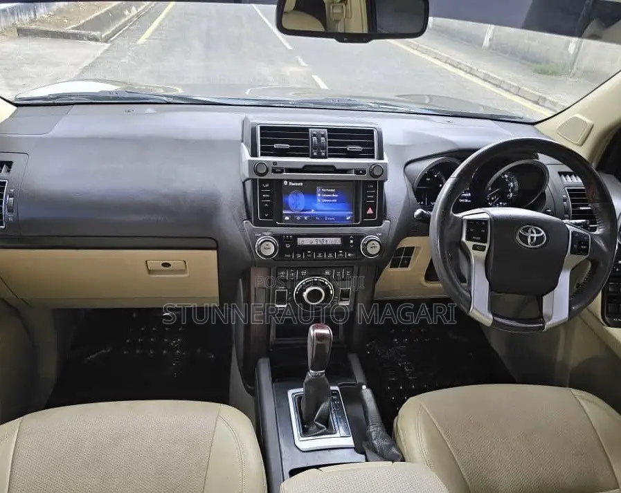 Toyota Land Cruiser Prado 2017 Brown