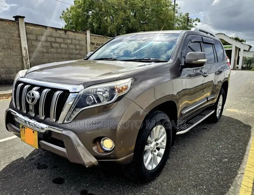 Toyota Land Cruiser Prado 2017 Brown