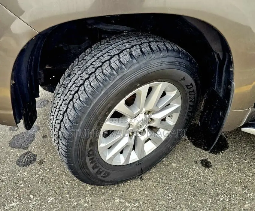 Toyota Land Cruiser Prado 2017 Brown