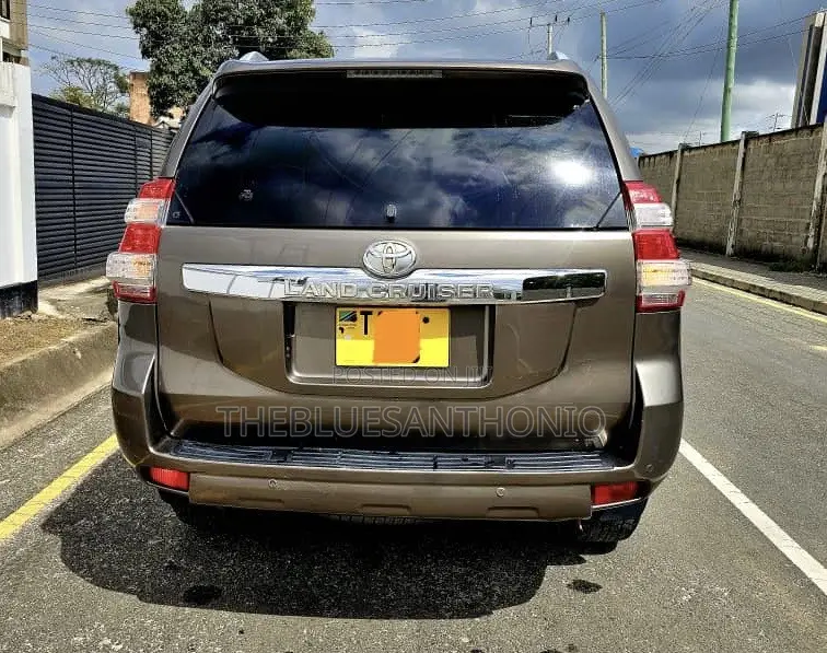 Toyota Land Cruiser Prado 2017 Beige