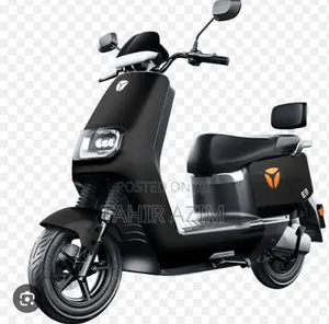 Yadea E8S Pro 2023 Black