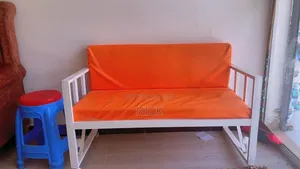 Kiti Cha Chuma