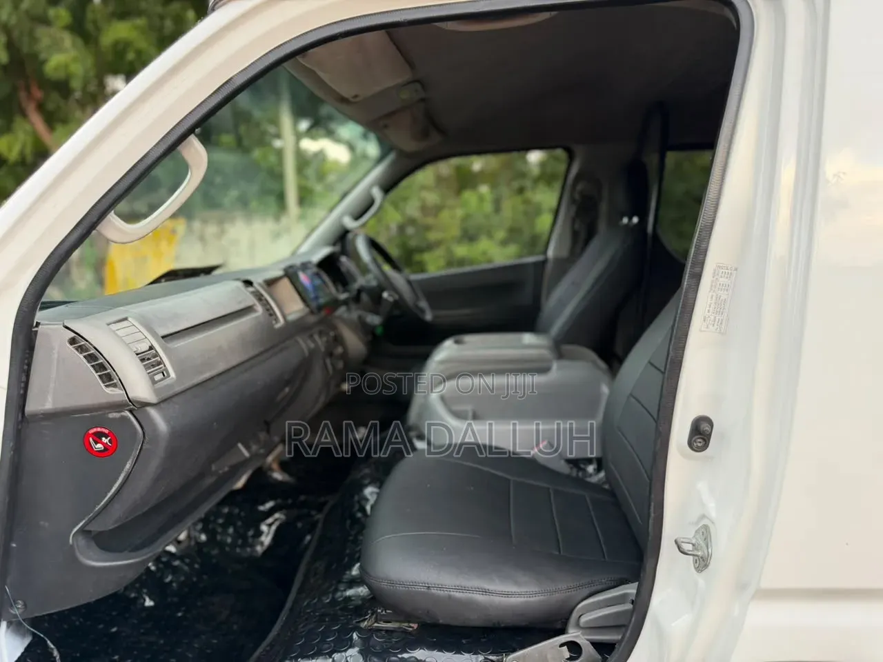 Toyota HiAce 2010 White