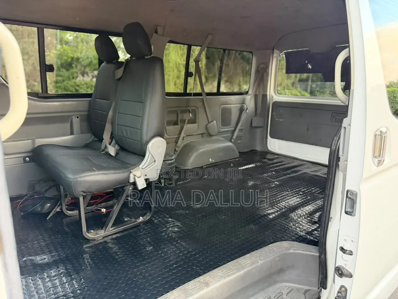Toyota HiAce 2010 White