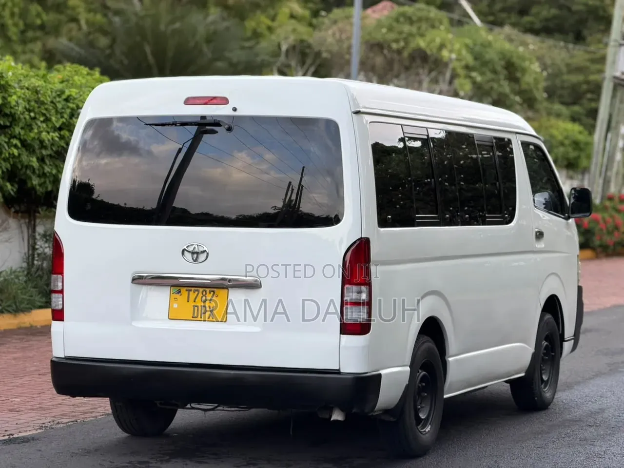 Toyota HiAce 2010 White