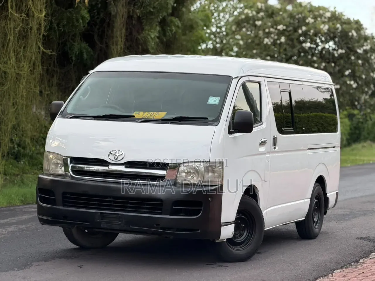 Toyota HiAce 2010 White