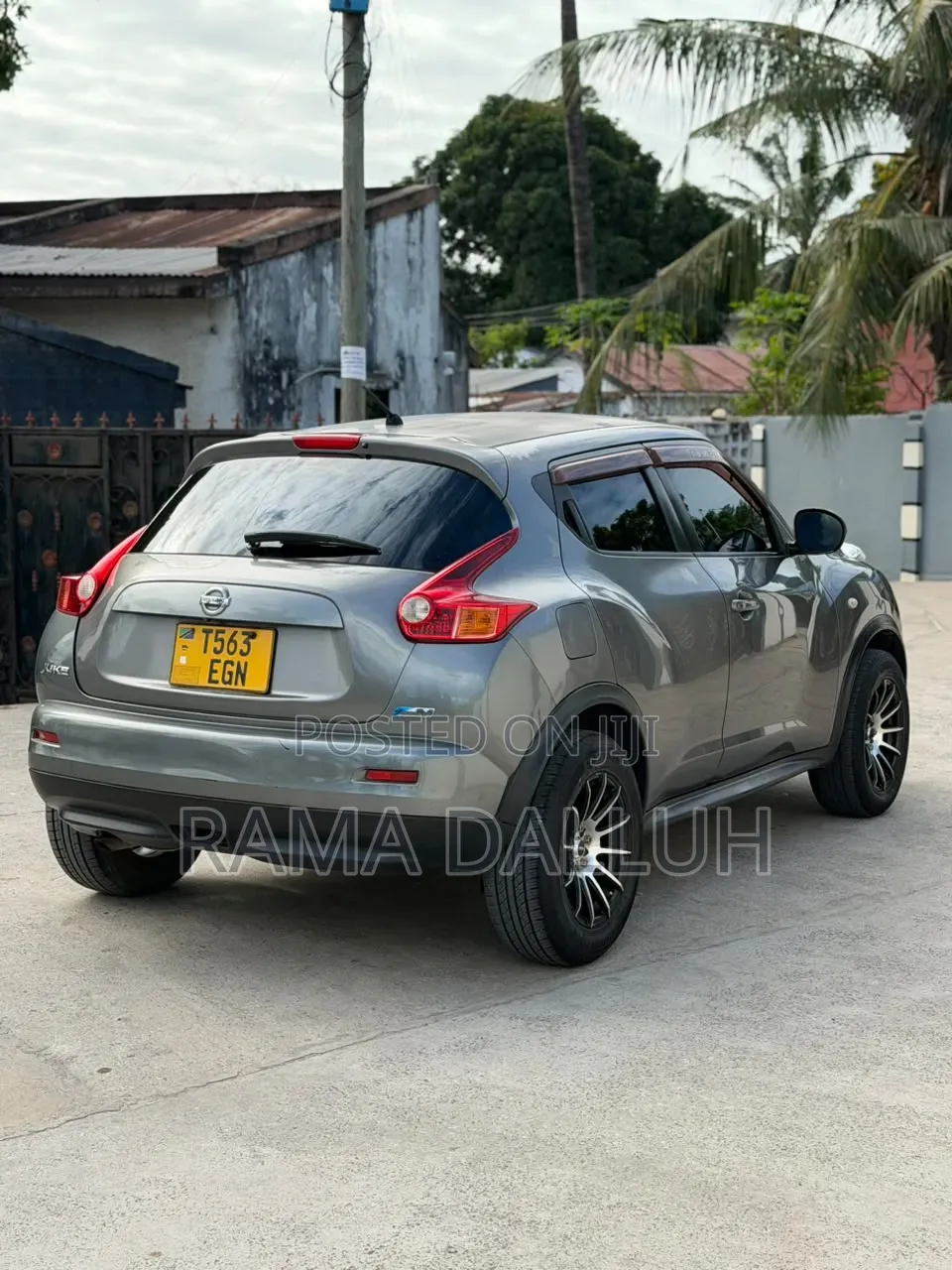 Nissan Juke 2011 Gray