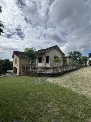 5bdrm House in Goba for sale
