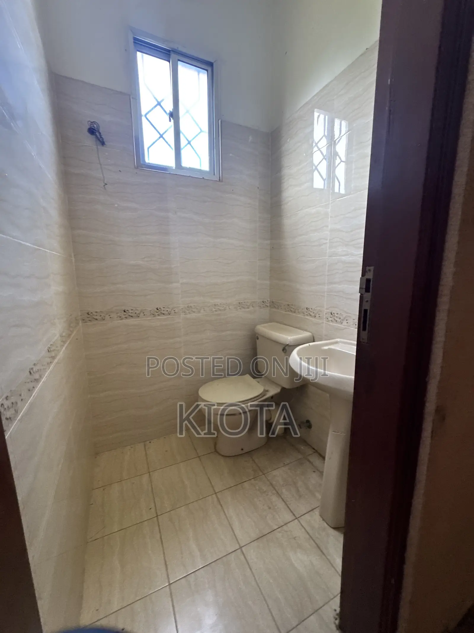 5bdrm House in Goba for sale