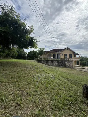 5bdrm House in Goba for sale