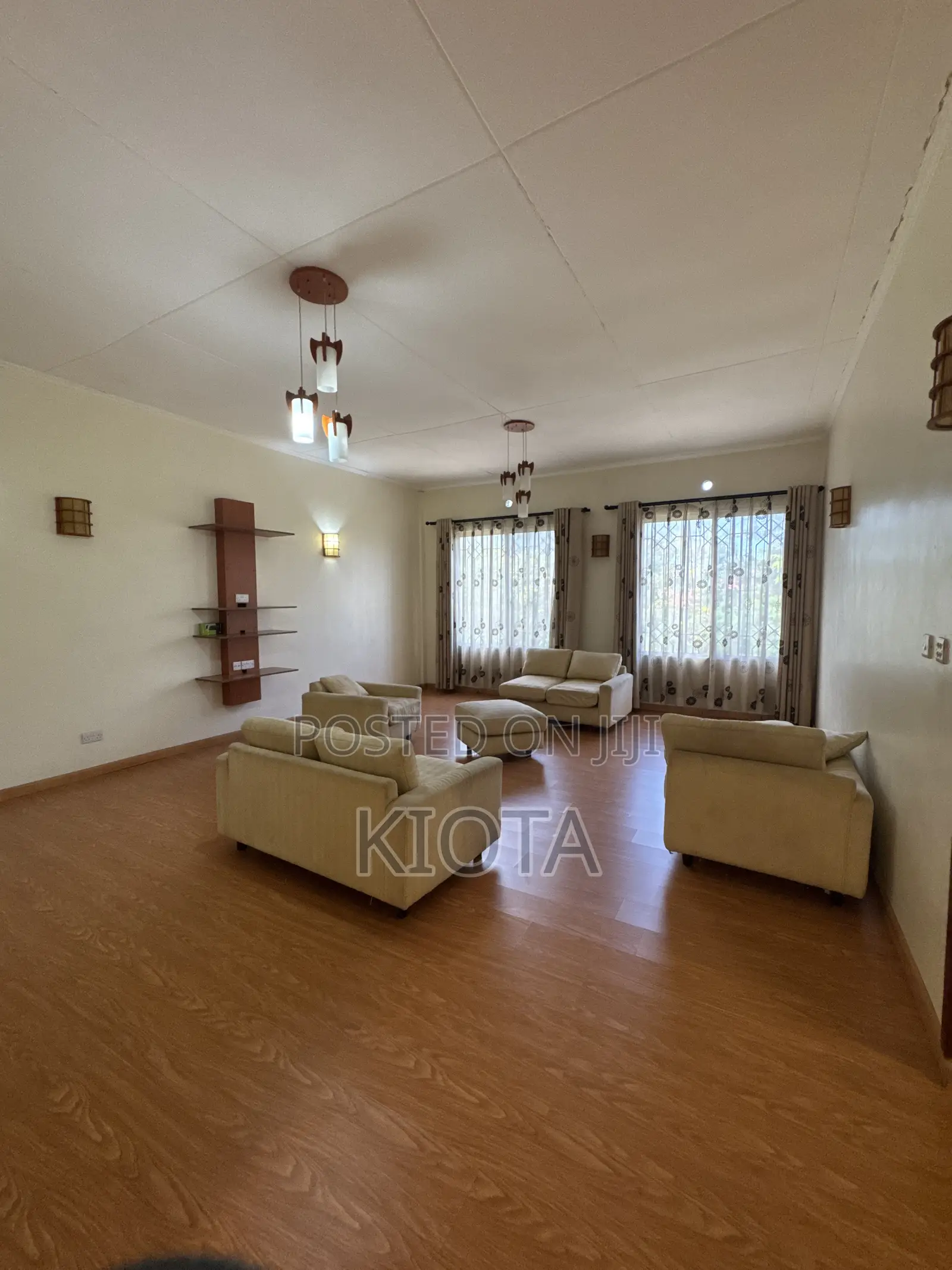 5bdrm House in Goba for sale