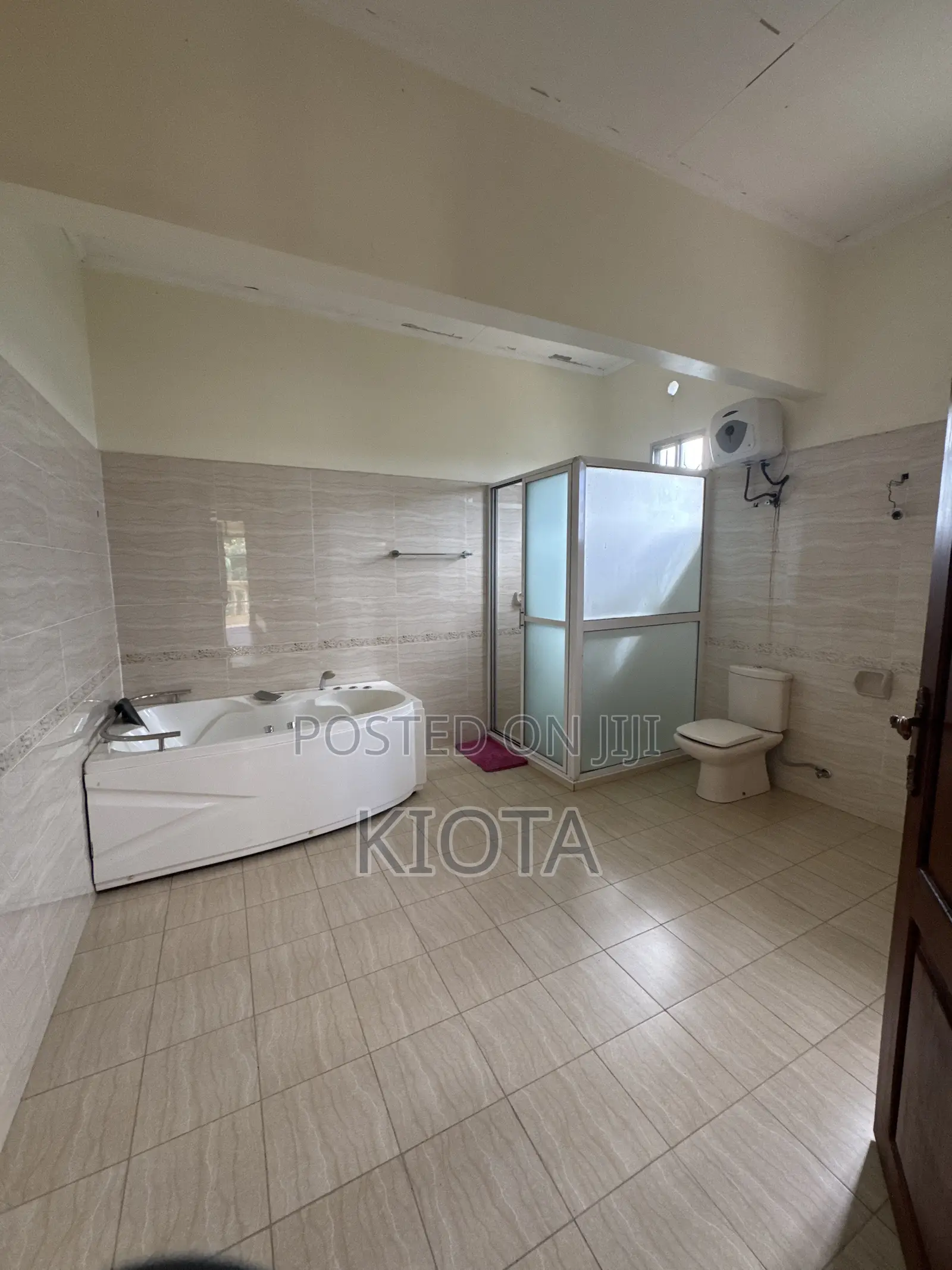 5bdrm House in Goba for sale