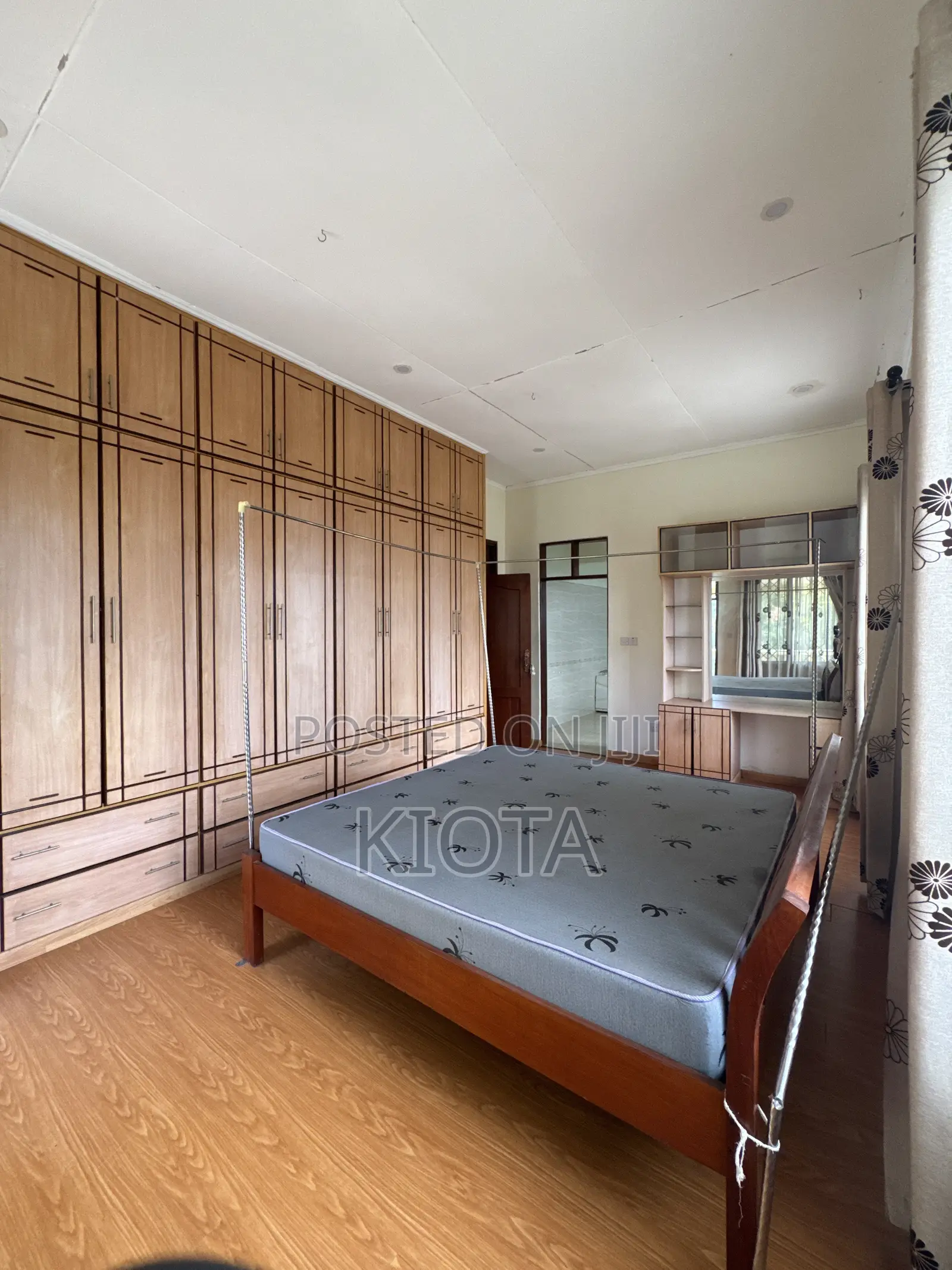 5bdrm House in Goba for sale