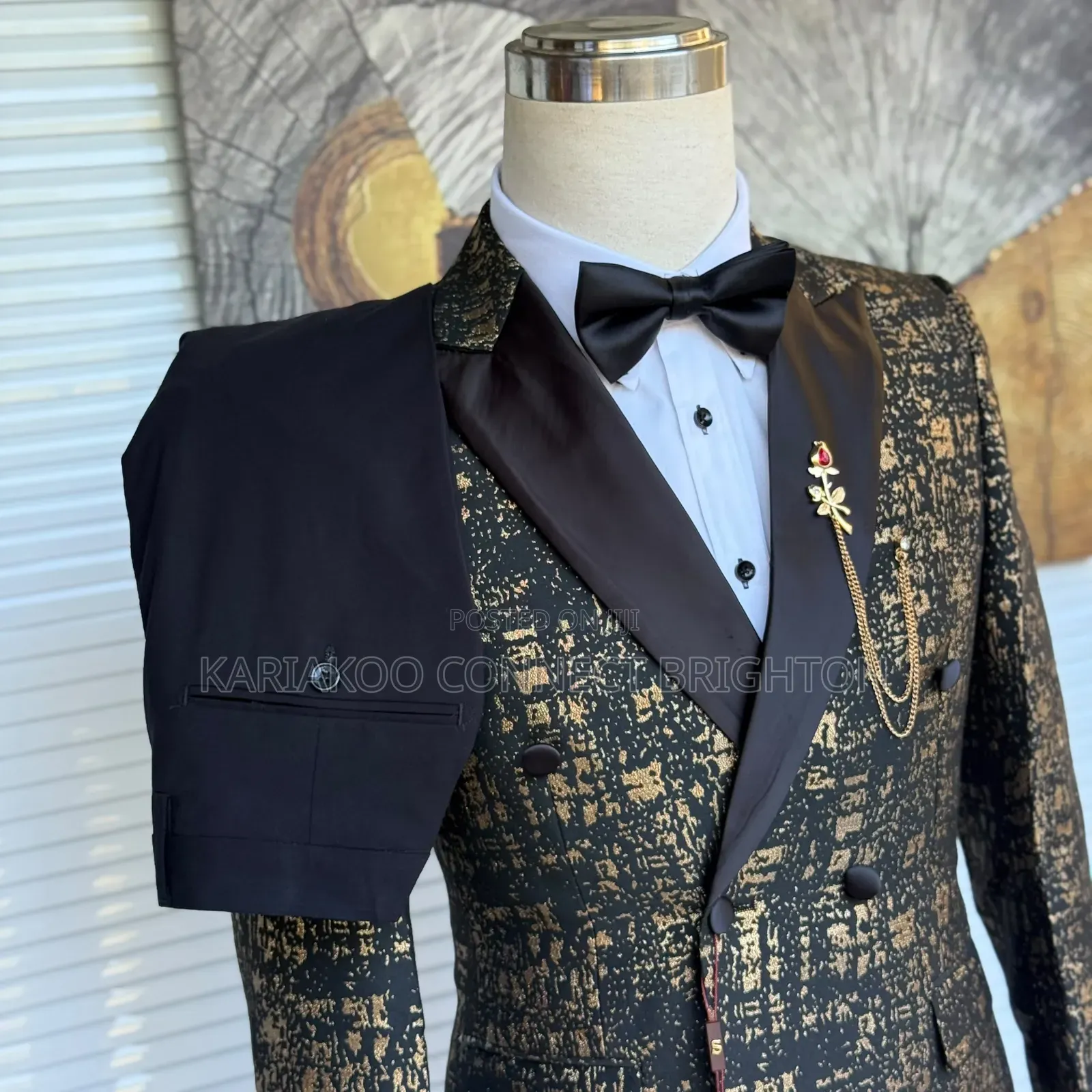 Black & Gold Metallic Patterned Double-Breasted Tuxedo Suit