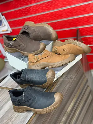 *Cat - Caterpillar Low-Cut Boots - Buckle Edition*
