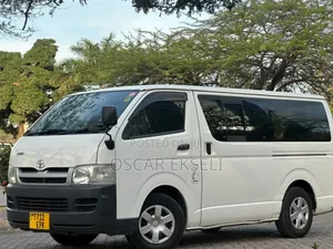 Toyota Quantum 2010 White